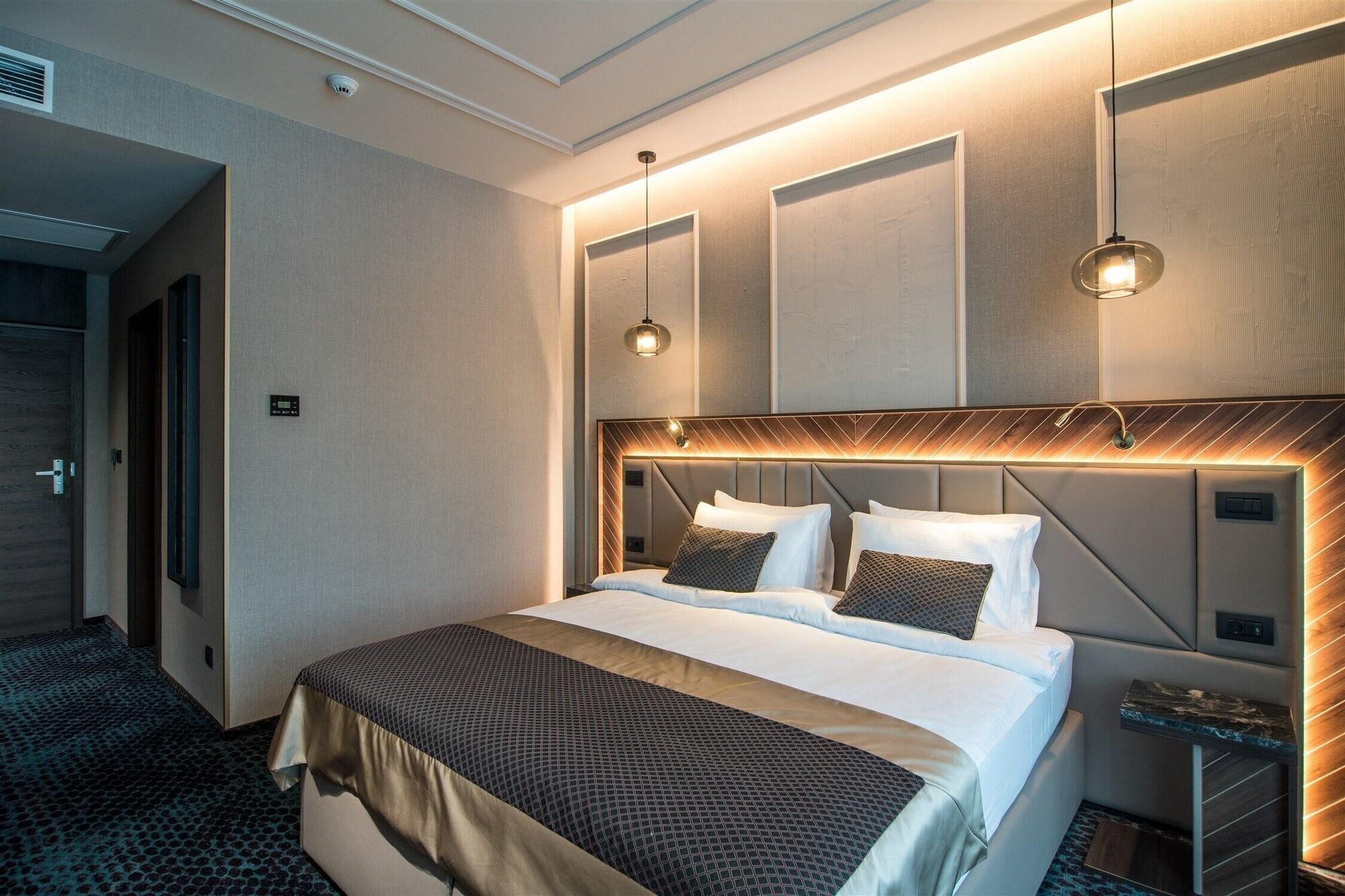 Sky Blue Hotel & Spa Paulesti  Zewnętrze zdjęcie